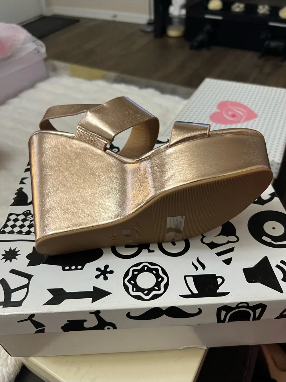 N/A stylish metallic